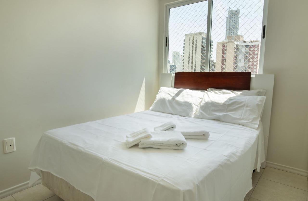 Amplo Apartamento De 3 Quartos No Centro De Balneario Camboriu N1859 Appartement Buitenkant foto