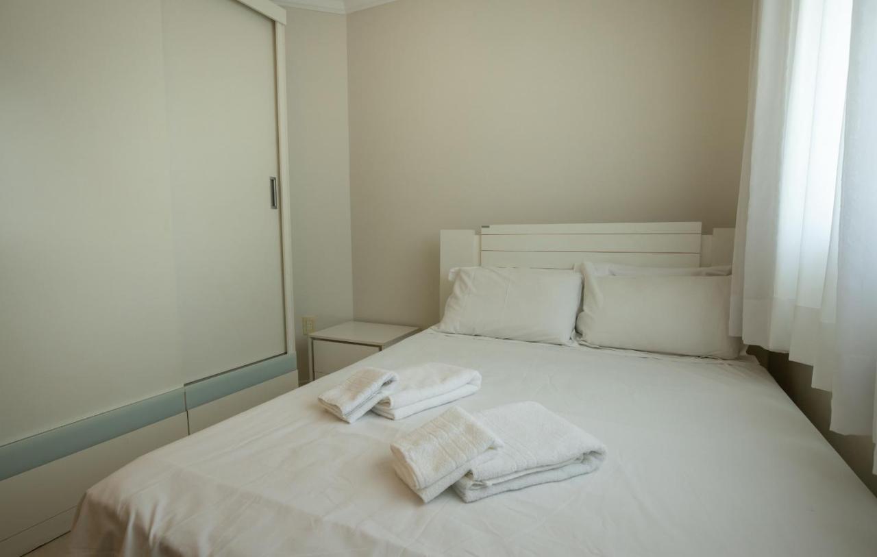 Amplo Apartamento De 3 Quartos No Centro De Balneario Camboriu N1859 Appartement Buitenkant foto